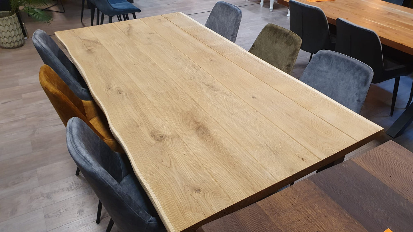 Geborsteld eiken boomstamtafel van 200x100x4,5cm