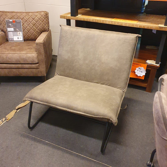 Fauteuil Paris microvezel taupe: 1,5 zits met zwart metalen frame