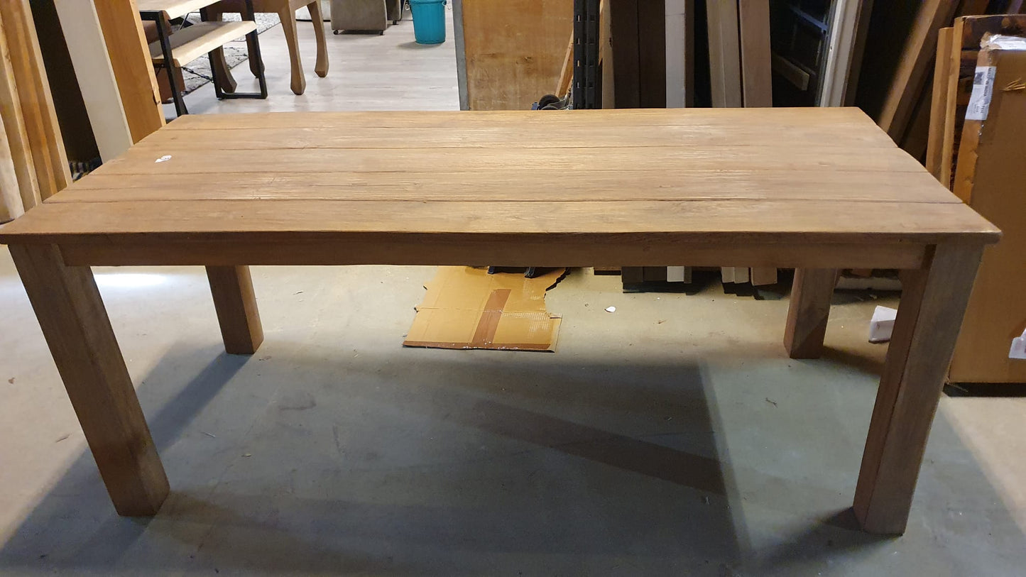 SUPERPRIJS! Gerecycled teakhouten eettafel van 200x95cm met v-groef