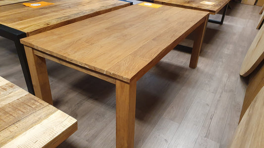 SUPERAANBIEDING! Gerecycled teakhouten eettafel van 200 bij 95cm.