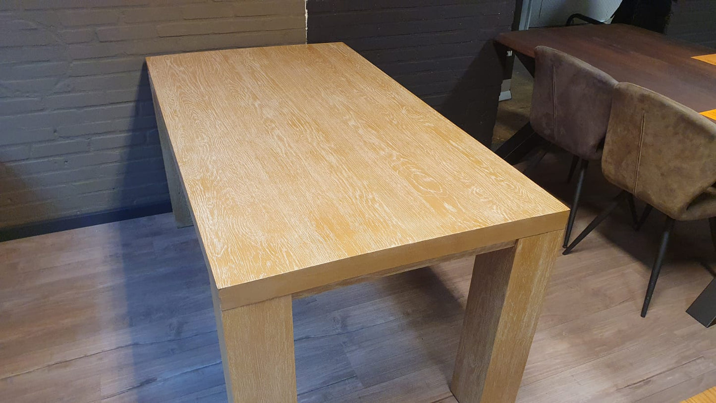 Stonewash eiken eettafel van 160x90cm