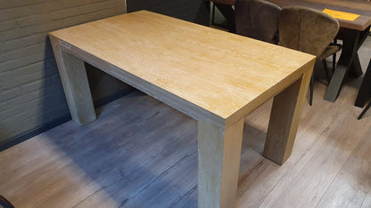 Stonewash eiken eettafel van 160x90cm