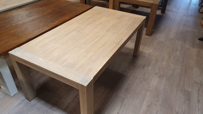 Elmhouten tafel van 190X100cm, uitschuifbaar tot 250cm
