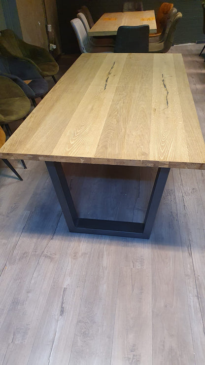 Railway brown eiken uitschuiftafel van 200x100cm, uitschuifbaar tot 250cm