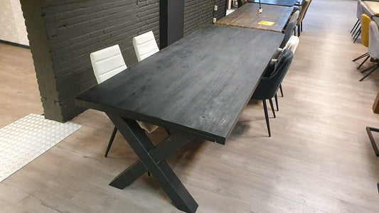 Zwarte mangohouten eettafel van 280x110cm