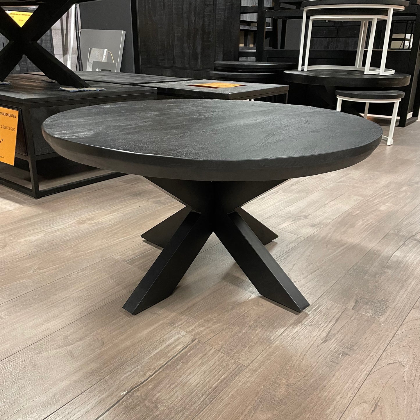 Mangohouten ronde geborstelde salontafel zwart - 90cm - Swiss edge