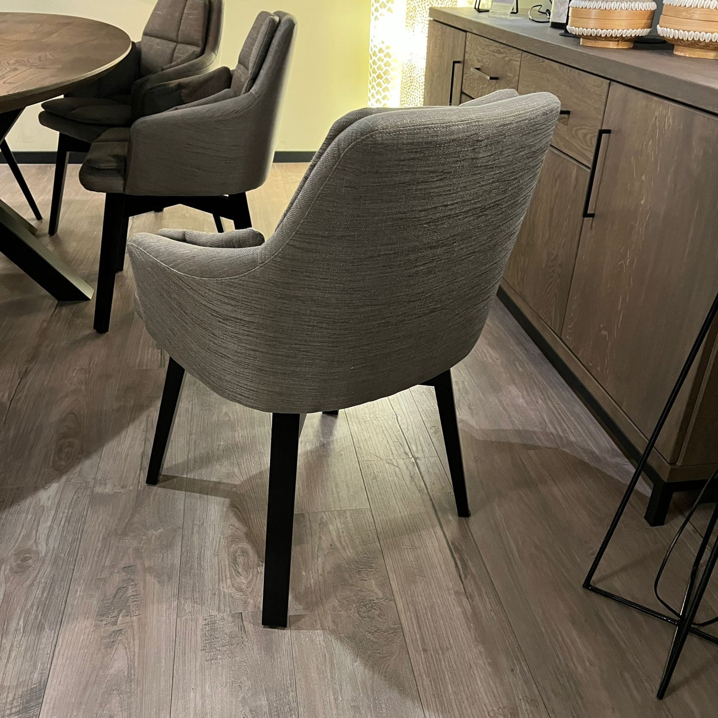 VERKOCHT Set van 6 eetkamerstoelen: 3x model Hanna en 3x model Helen
