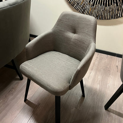 VERKOCHT Set van 6 eetkamerstoelen: 3x model Hanna en 3x model Helen