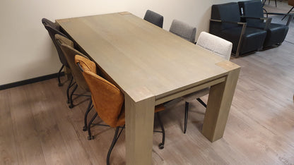 Olijfkleur eiken eettafel van 200x100cm