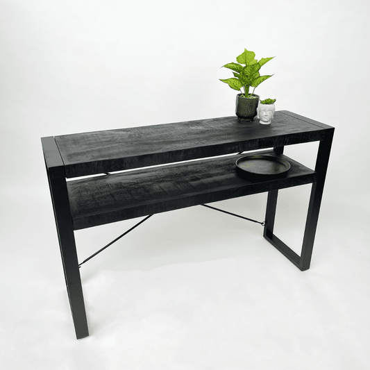 Zwarte mangohouten sidetable Nikki met zwart metalen frame en twee planken 120x35x76cm