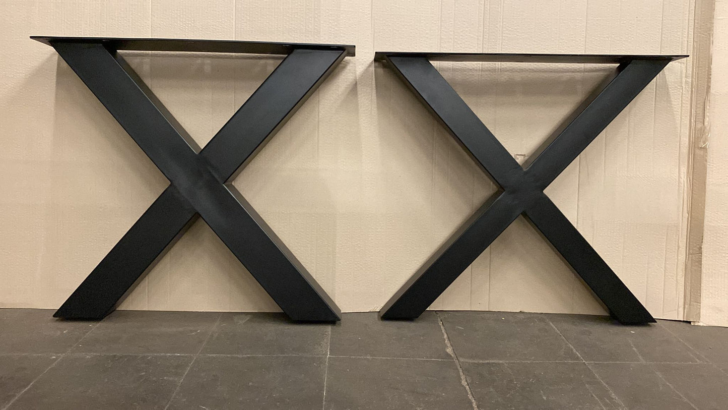 Setprijs: Zwart gepoedercoate metalen X-poot van 10x10cm met bovenplaa – De Kortingknaller Setprijs: Zwart gepoedercoate metalen X-poot van 10x10cm met bovenplaa – De Kortingknaller