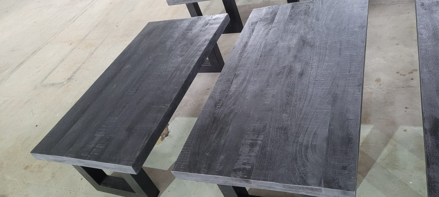 Zwarte mangohouten salontafel van 115cm met zwarte metalen u-poten