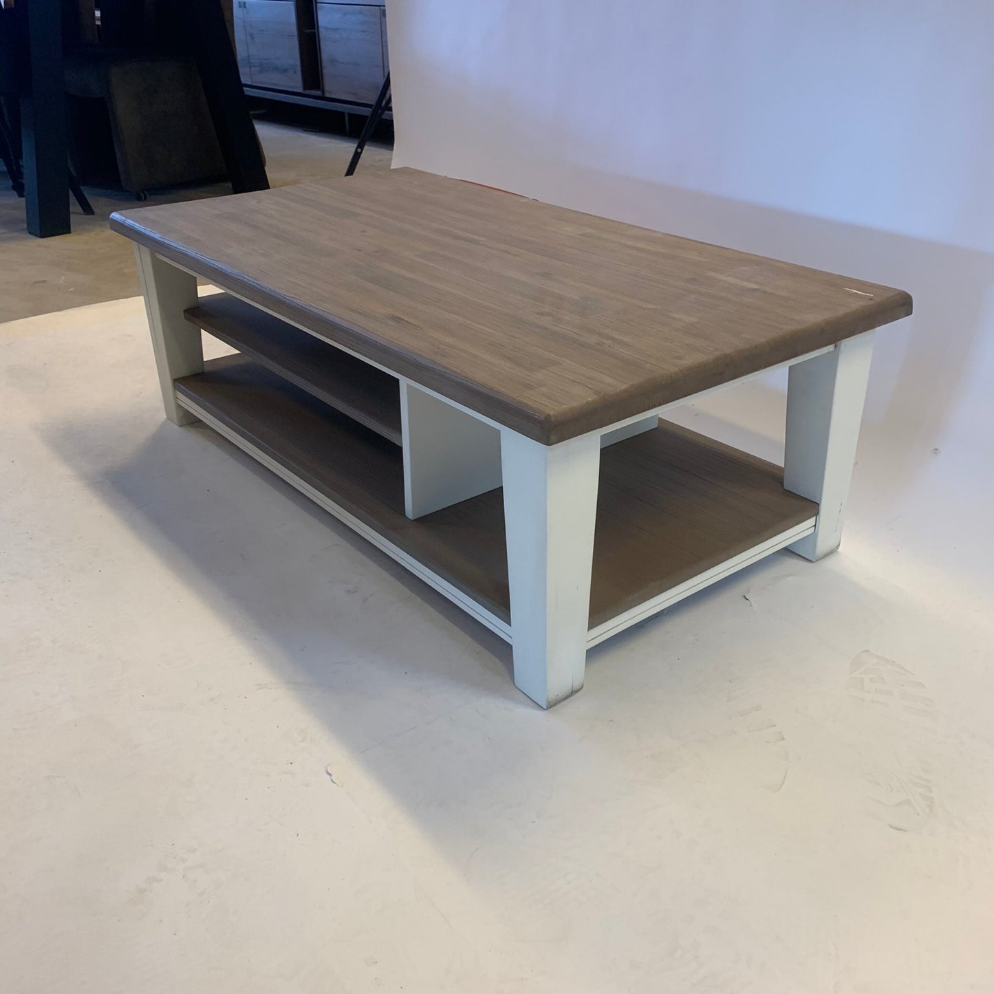 Wagon grey acaciahouten salontafel gecombineerd met wit mdf, model Malton